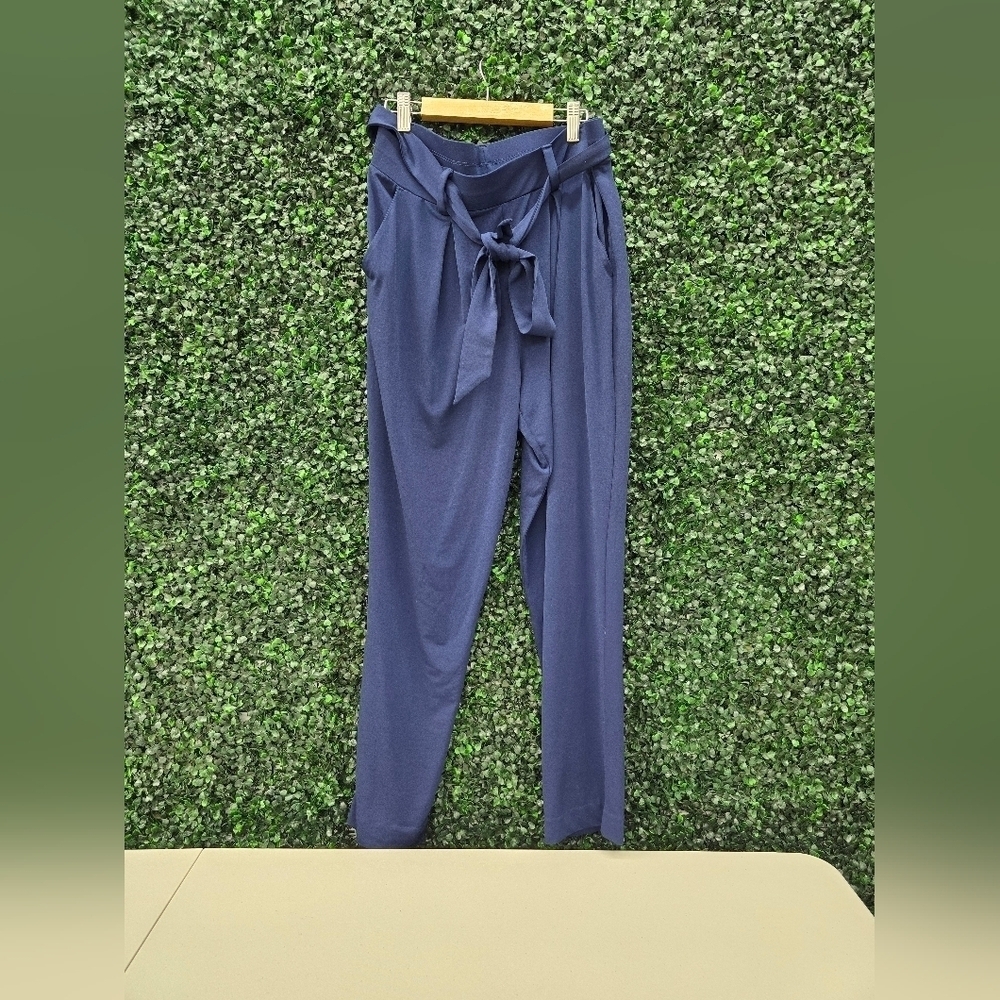 Women's Express Mid Rise Trousers Medium NWOT